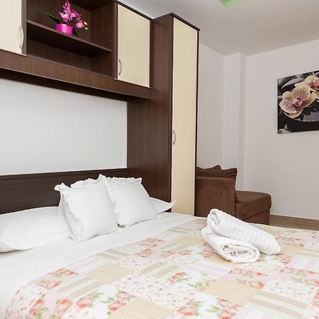 Apartments Villa Vujcic Makarska Esterno foto