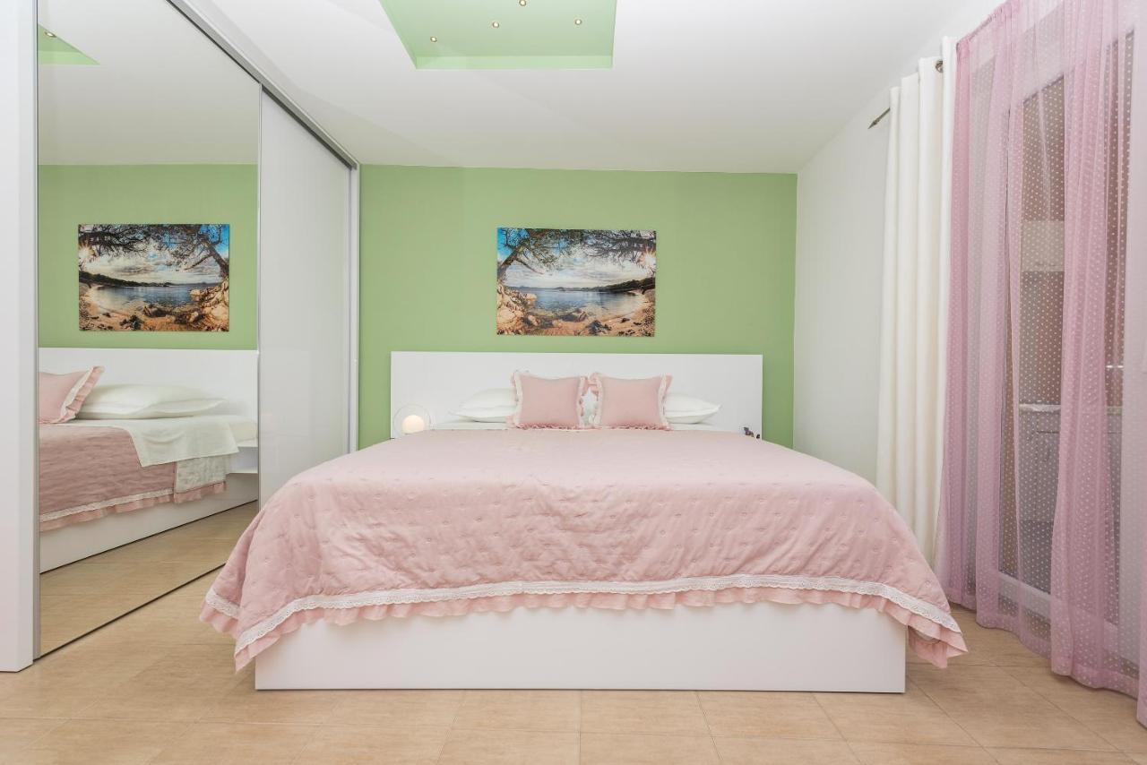 Apartments Villa Vujcic Makarska Esterno foto