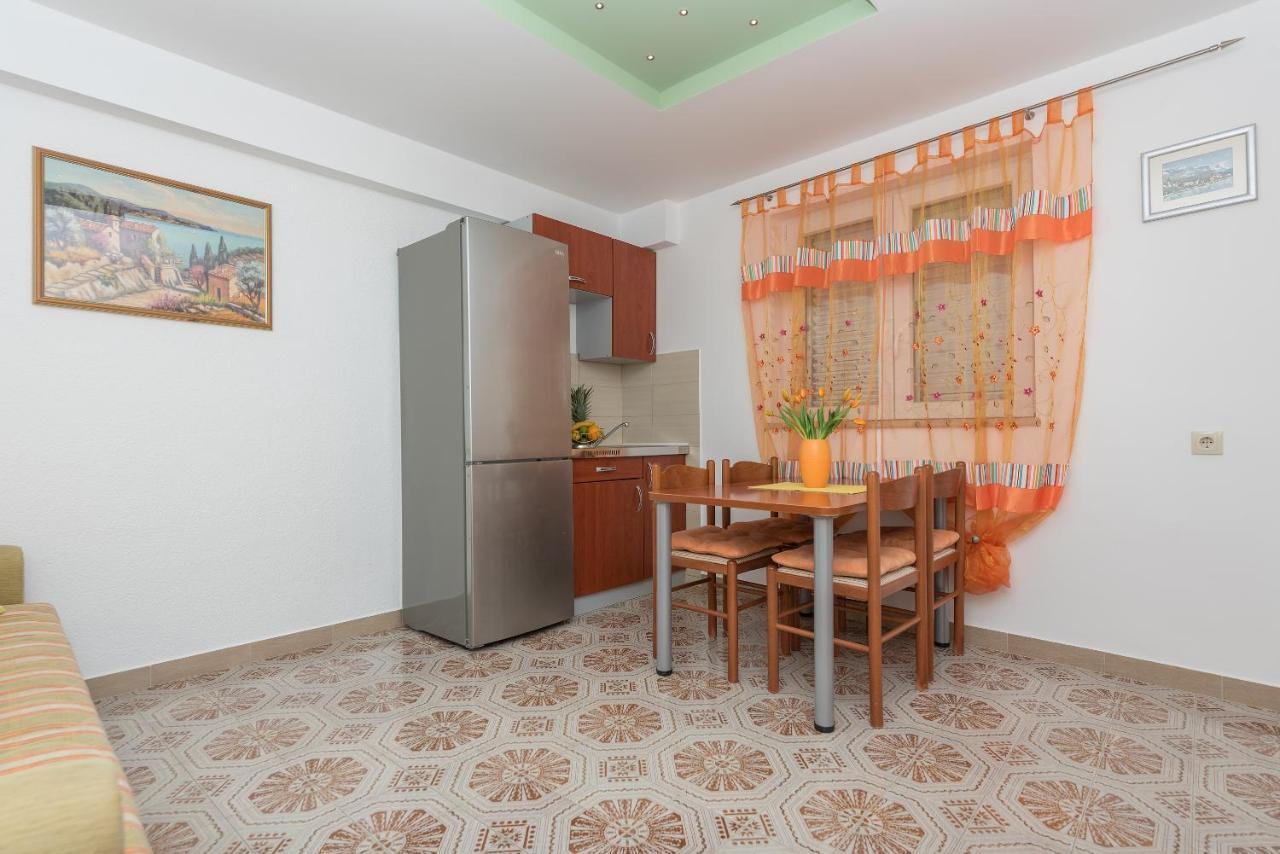 Apartments Villa Vujcic Makarska Esterno foto