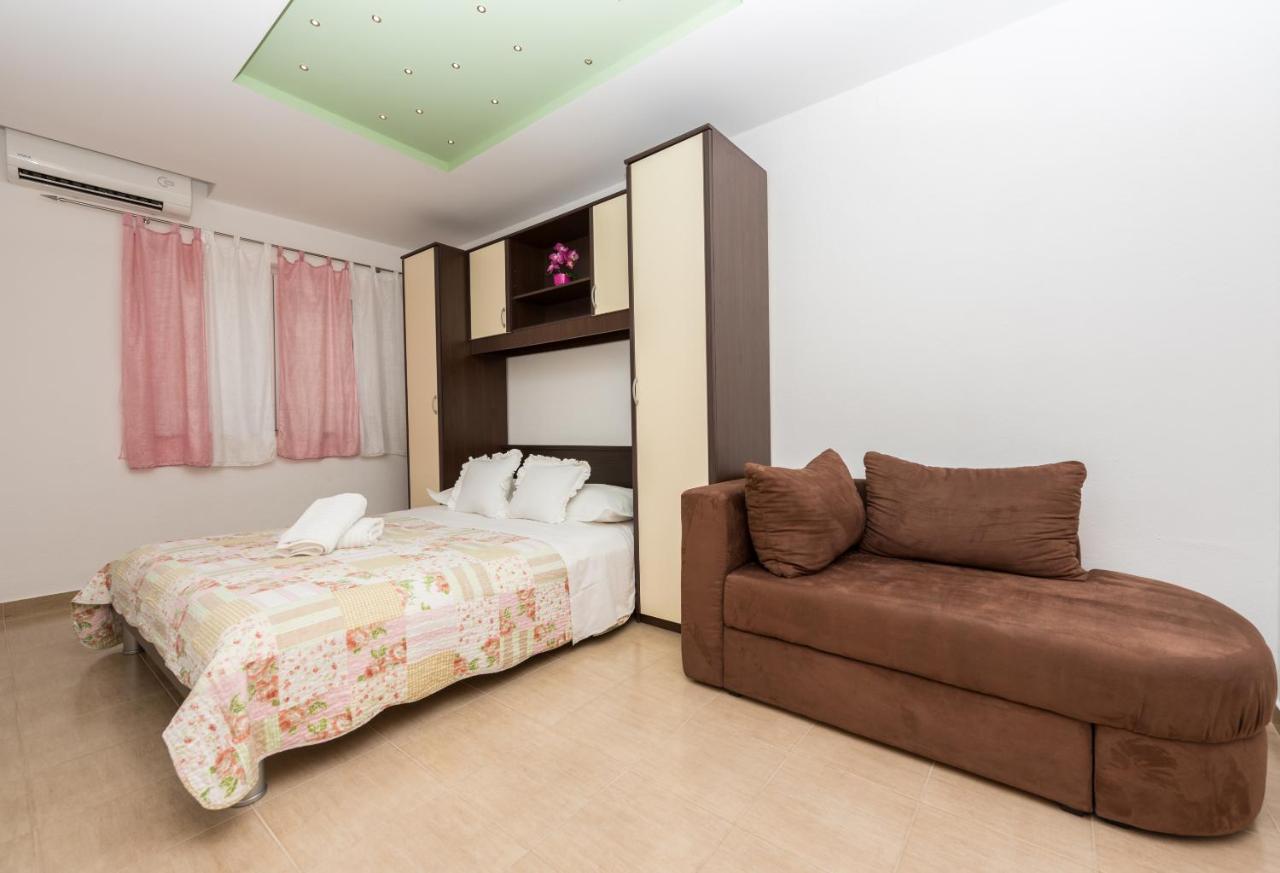 Apartments Villa Vujcic Makarska Esterno foto