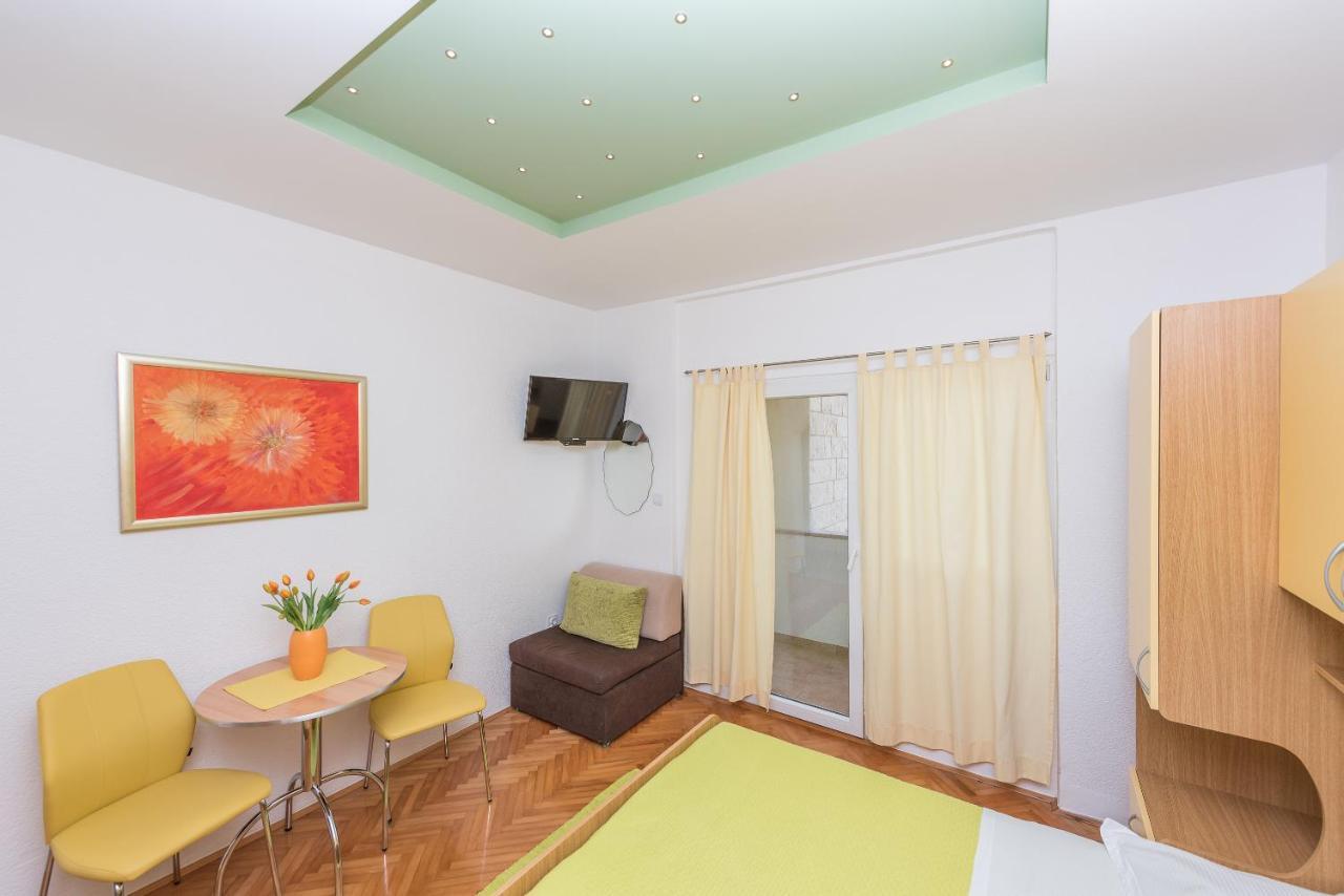 Apartments Villa Vujcic Makarska Esterno foto