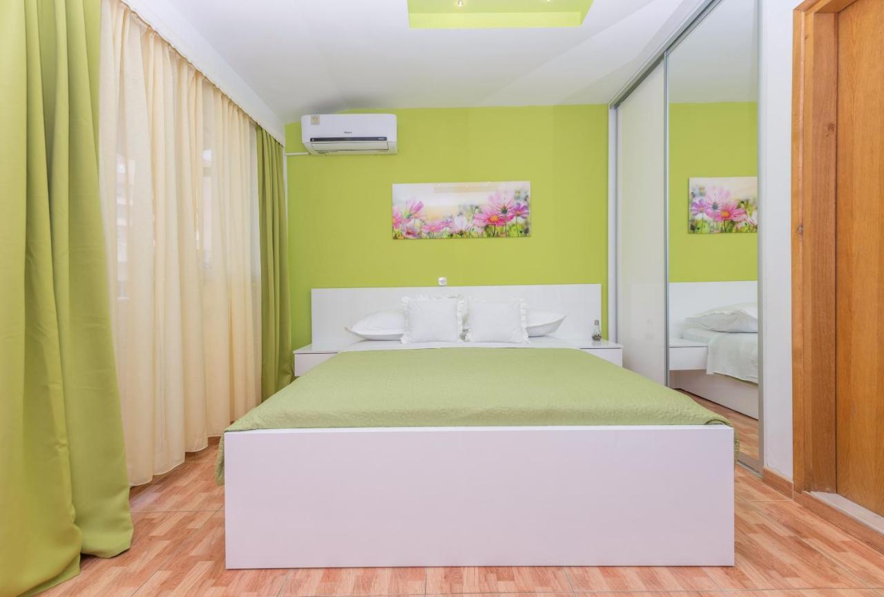 Apartments Villa Vujcic Makarska Esterno foto