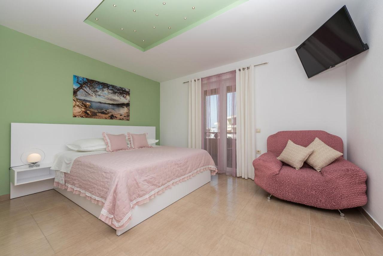 Apartments Villa Vujcic Makarska Esterno foto