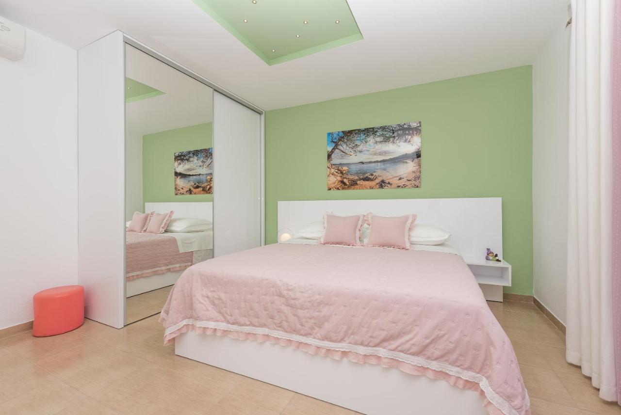 Apartments Villa Vujcic Makarska Esterno foto