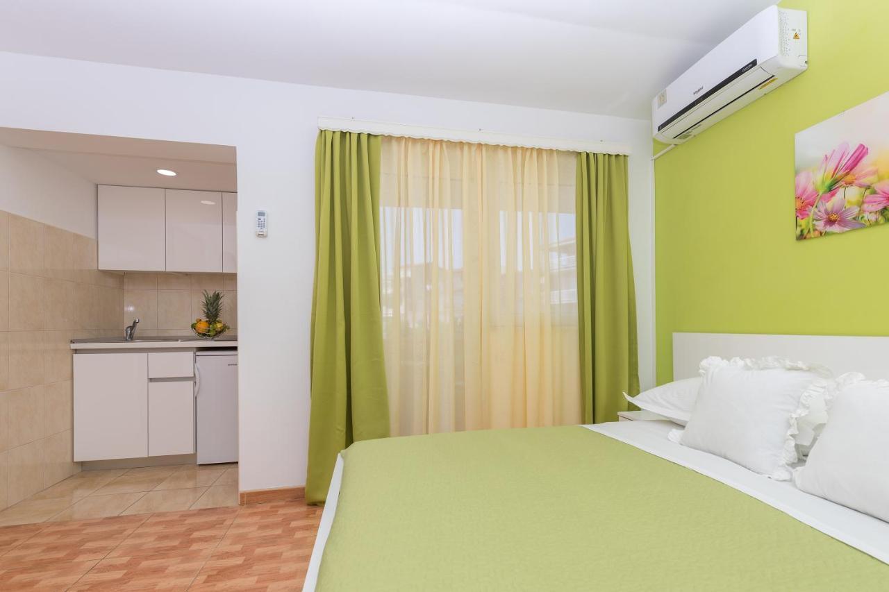 Apartments Villa Vujcic Makarska Esterno foto